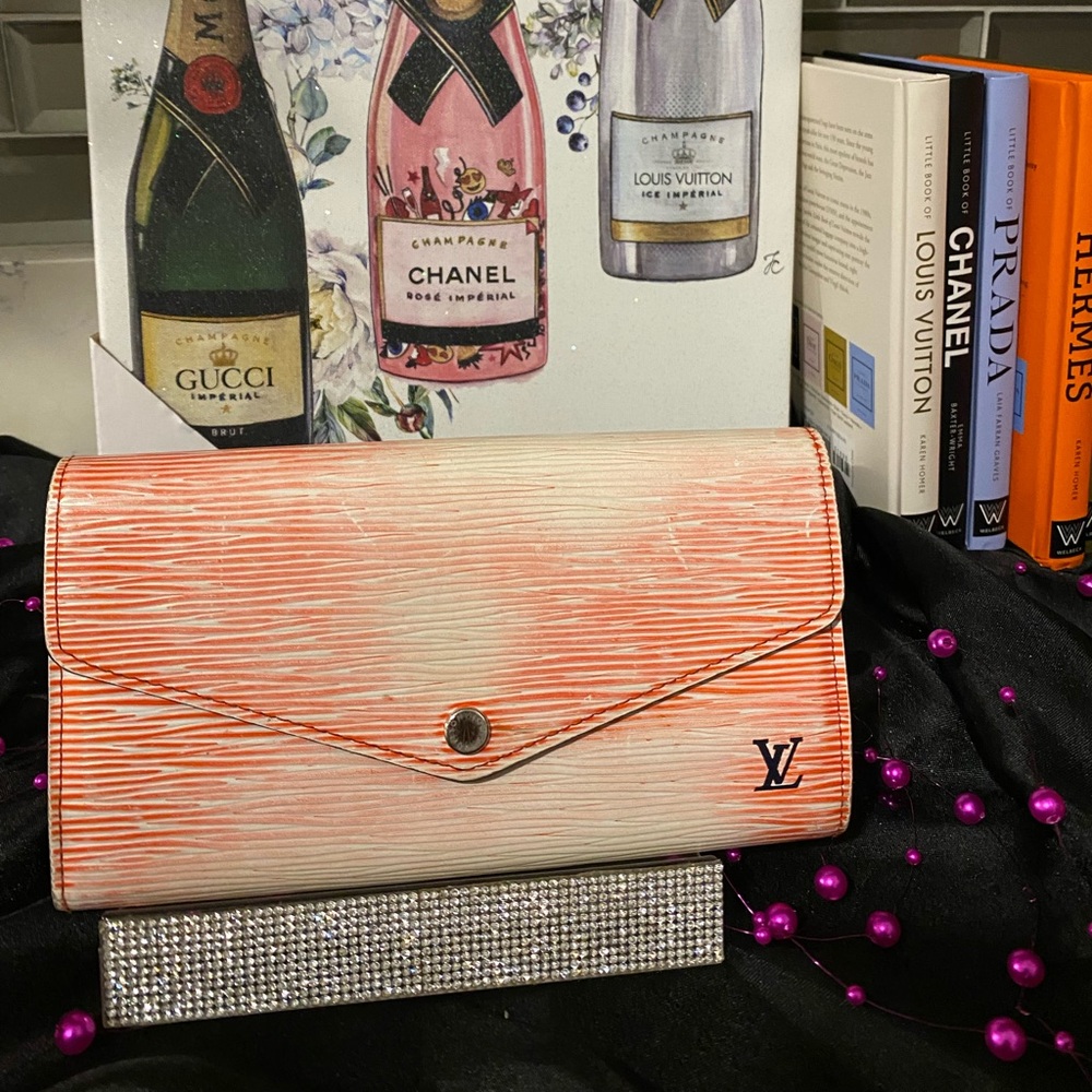 Louis Vuitton Authentic Epi Leather Wallet